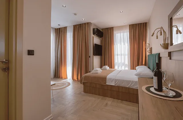 FOR SALE / PARTNERSHIP – HOTEL IN A PRIME LOCATION — photo 13